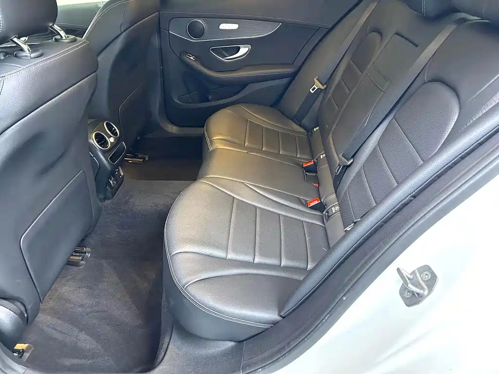 Mercedes-Benz C-Class — миниатюра 7