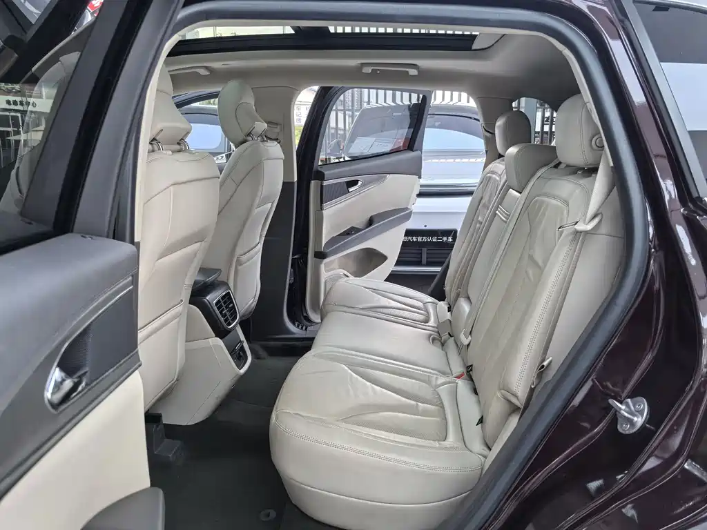 Lincoln Nautilus (Import) — миниатюра 10