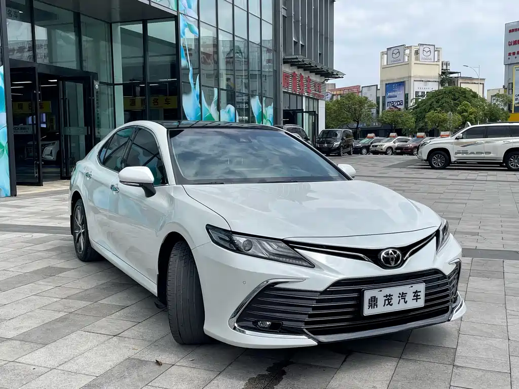 Toyota Camry — миниатюра 8