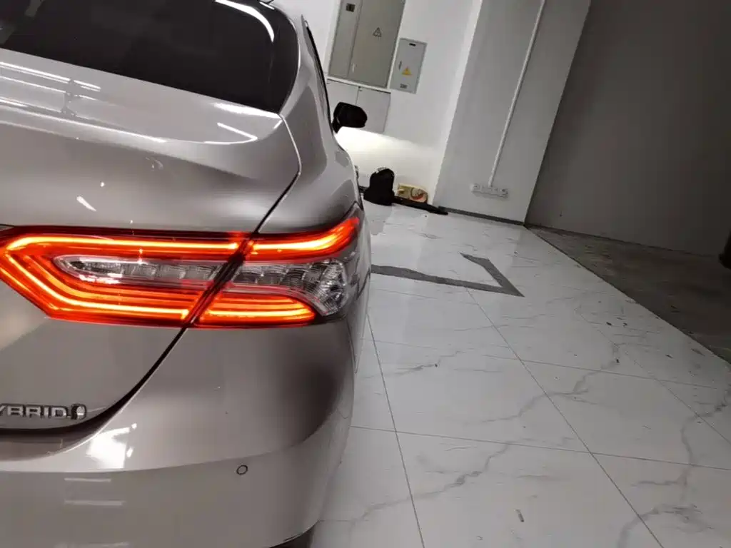 Toyota Camry — миниатюра 8