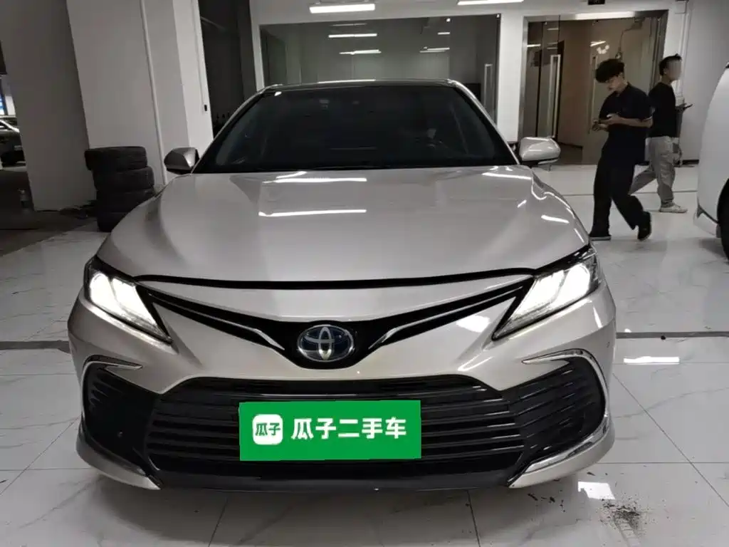 Toyota Camry — миниатюра 3