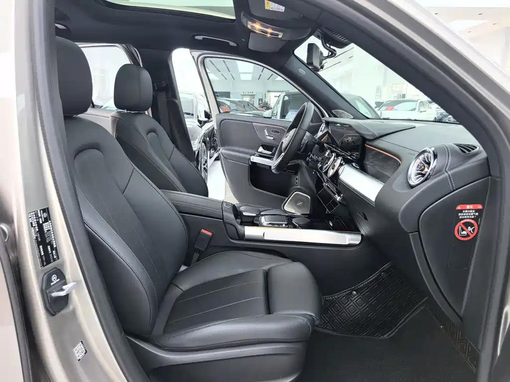 Mercedes-Benz GLB — миниатюра 14