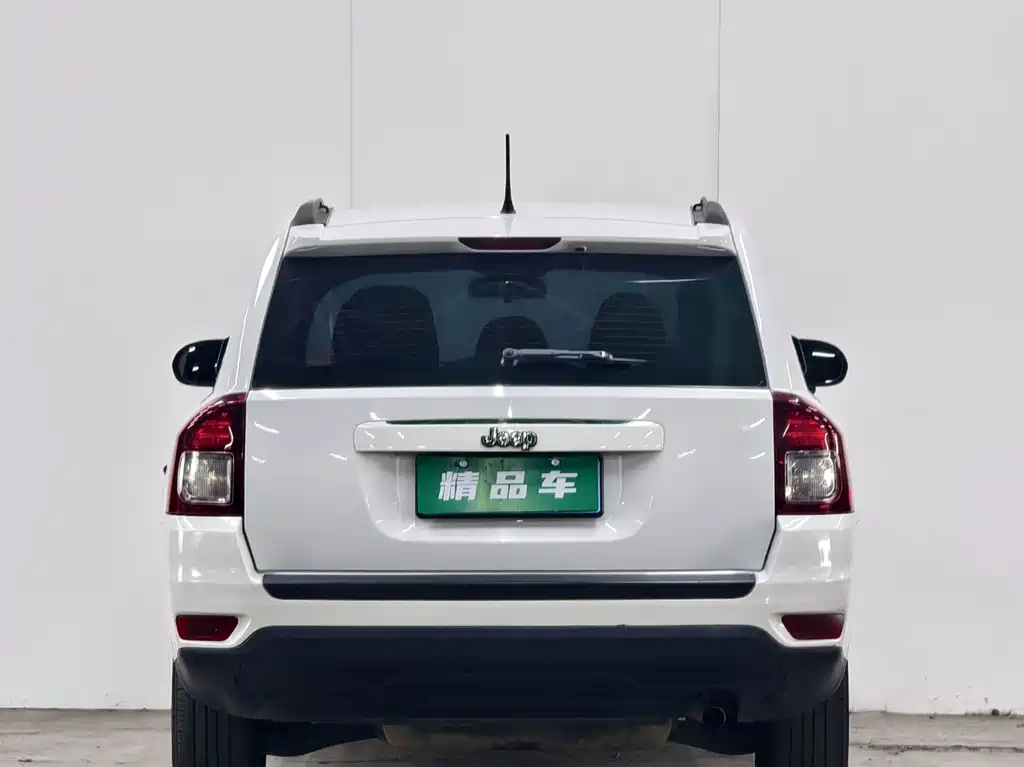 Jeep Compass (Import) — миниатюра 5