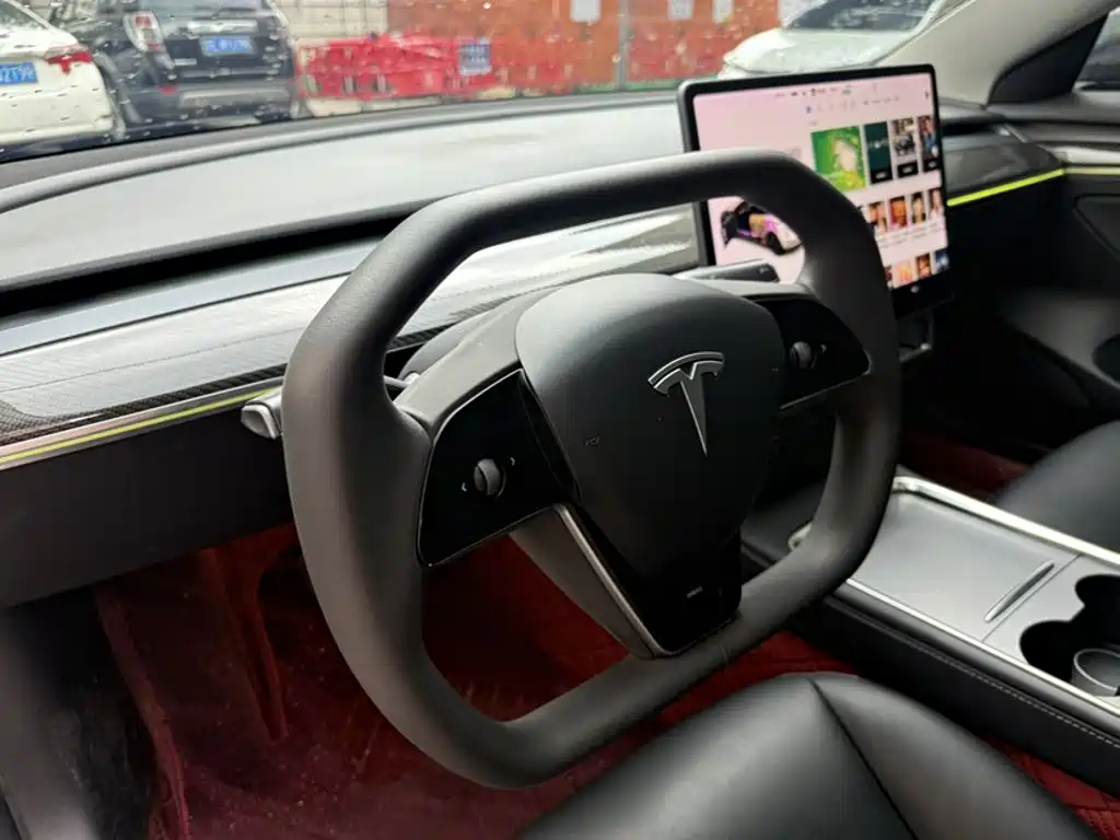 Tesla Model 3 — миниатюра 21