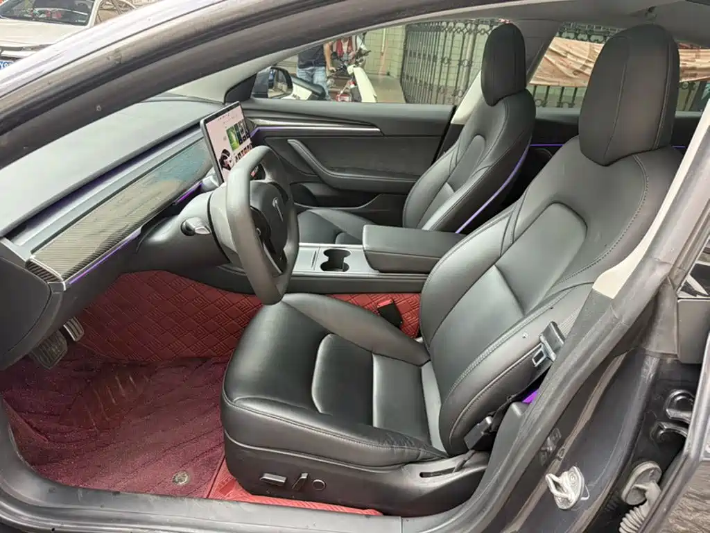 Tesla Model 3 — миниатюра 8