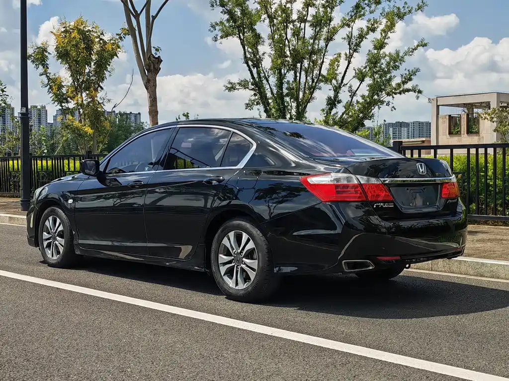 Honda Accord — миниатюра 7