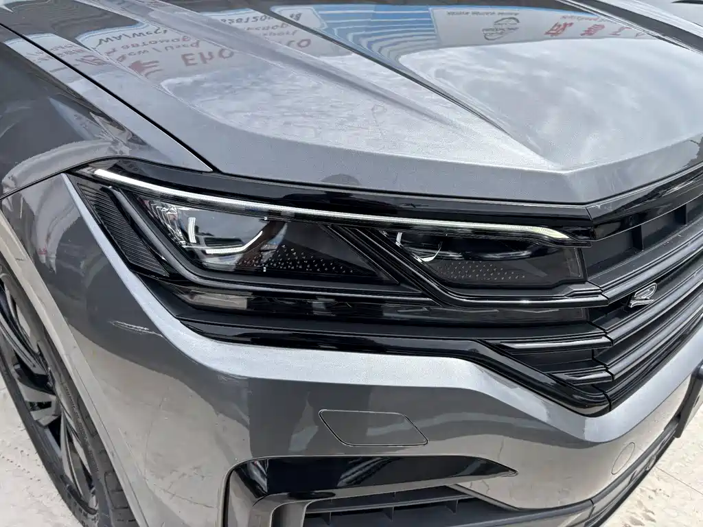 Volkswagen Touareg — миниатюра 8