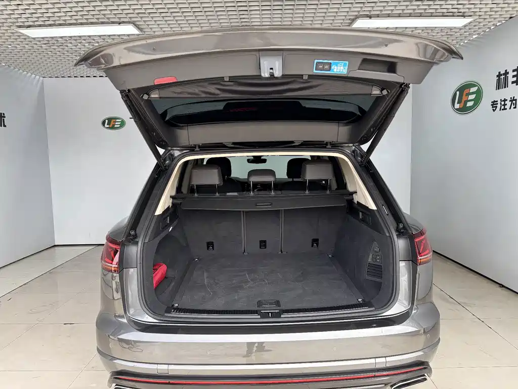 Volkswagen Touareg — миниатюра 29