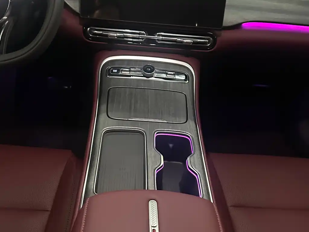 Hongqi Hongqi H5 — миниатюра 6