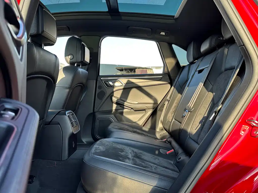 Porsche Macan — миниатюра 14