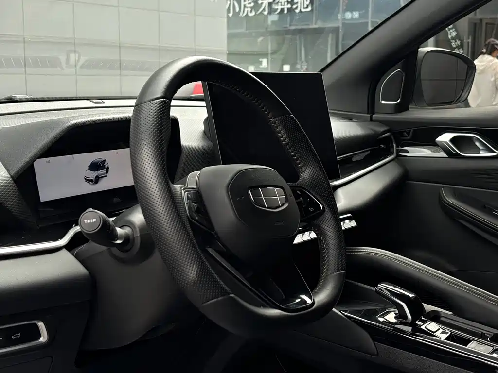 Geely Binyue — миниатюра 10