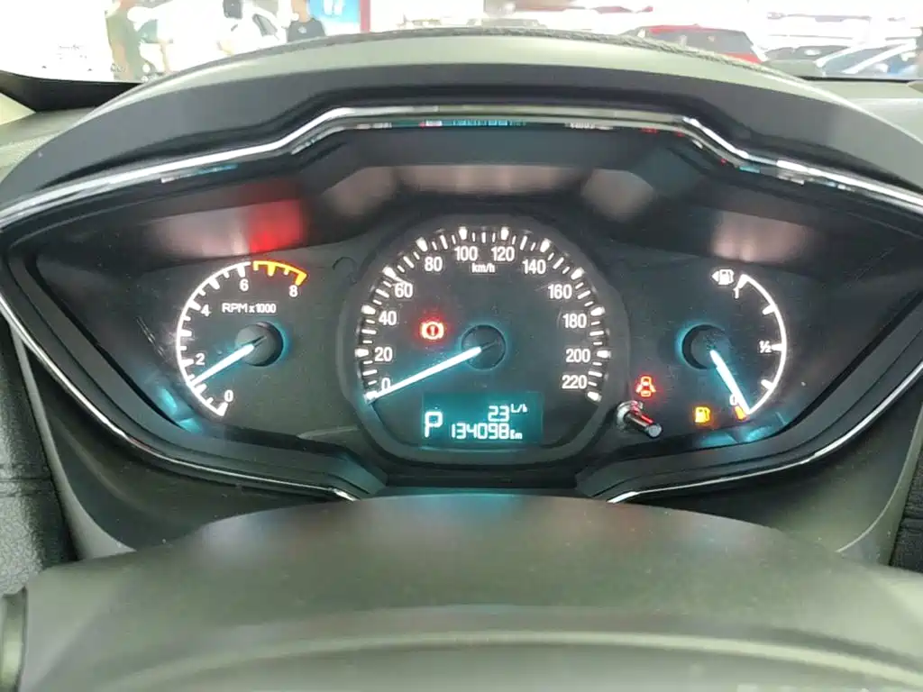 Ford Escort — миниатюра 12