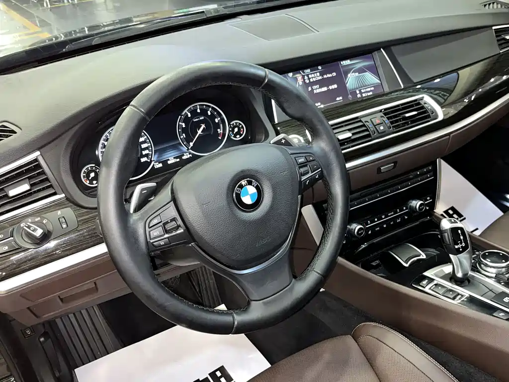 BMW 5 Series GT — миниатюра 18
