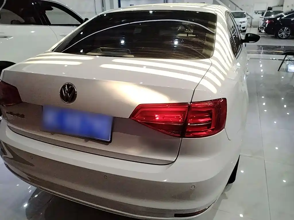 Volkswagen Sagitar — миниатюра 6