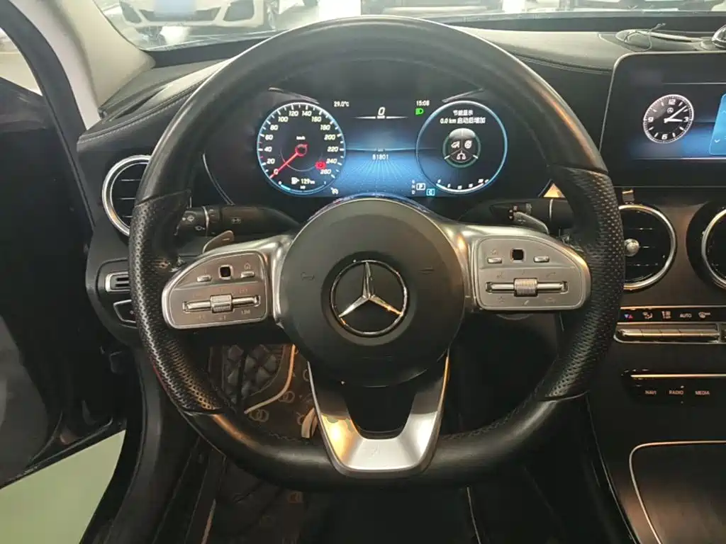 Mercedes-Benz C-Class — миниатюра 11