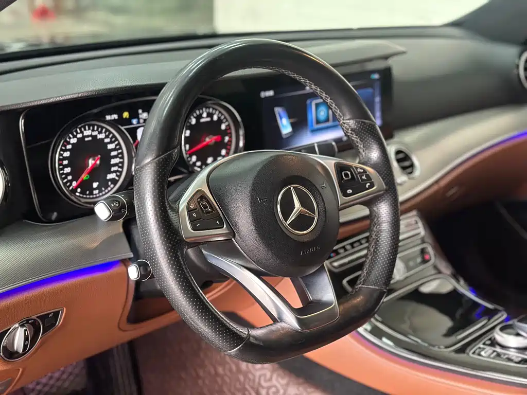 MERCEDES-BENZ E CLASS