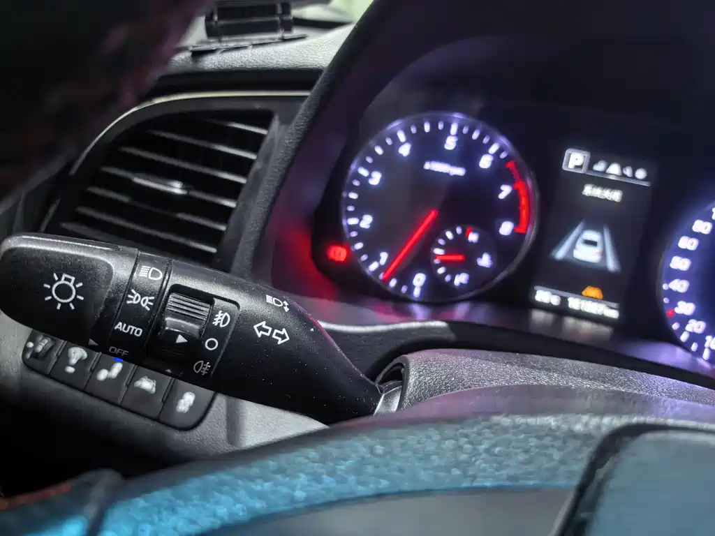 Hyundai Elantra — миниатюра 12