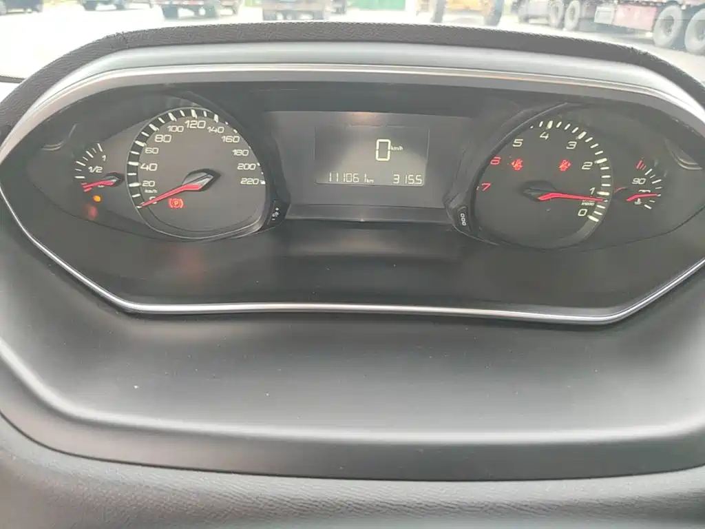 Peugeot 308 — миниатюра 12