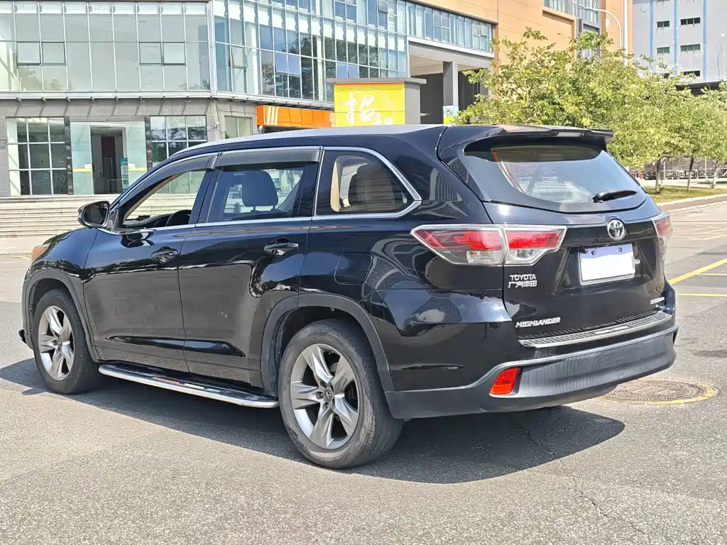Toyota Highlander — миниатюра 10