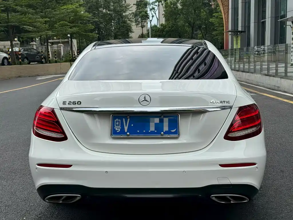 Mercedes-Benz E-Class (Import) — миниатюра 3