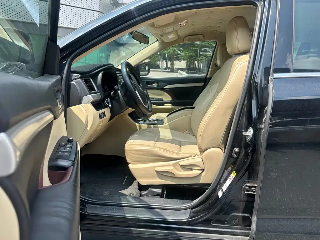 Toyota Highlander — миниатюра 6
