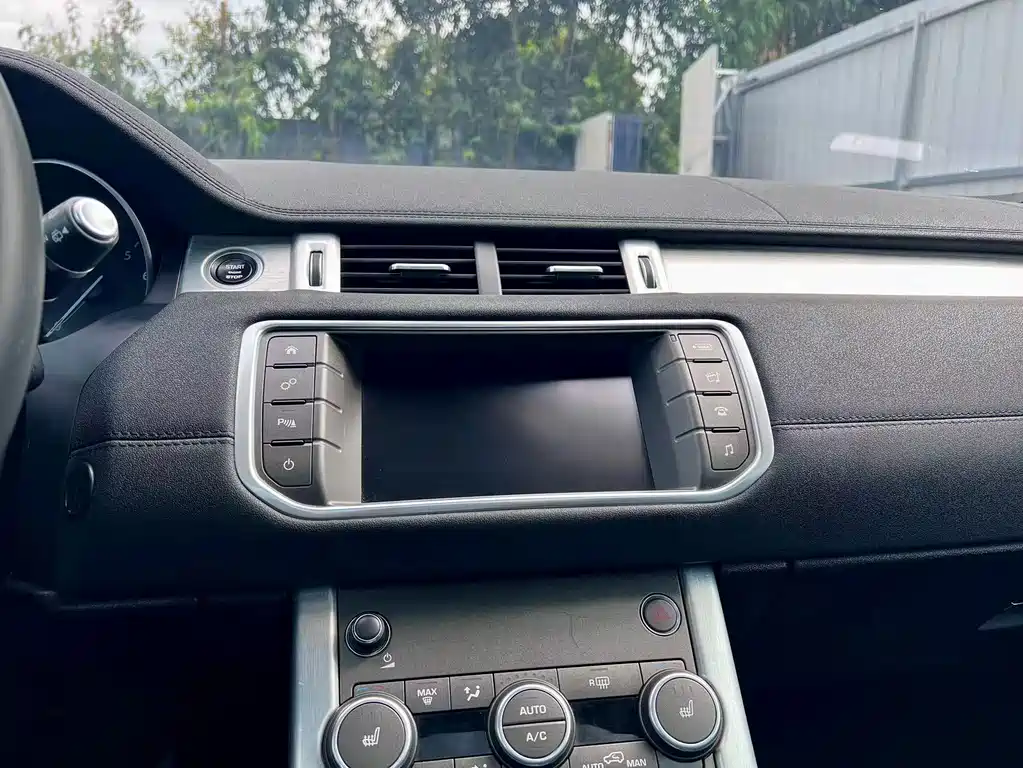 Land Rover Evoque — миниатюра 13