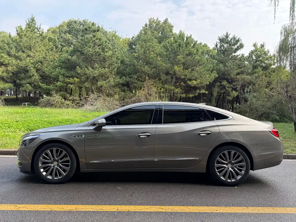 Buick LaCrosse — миниатюра 3
