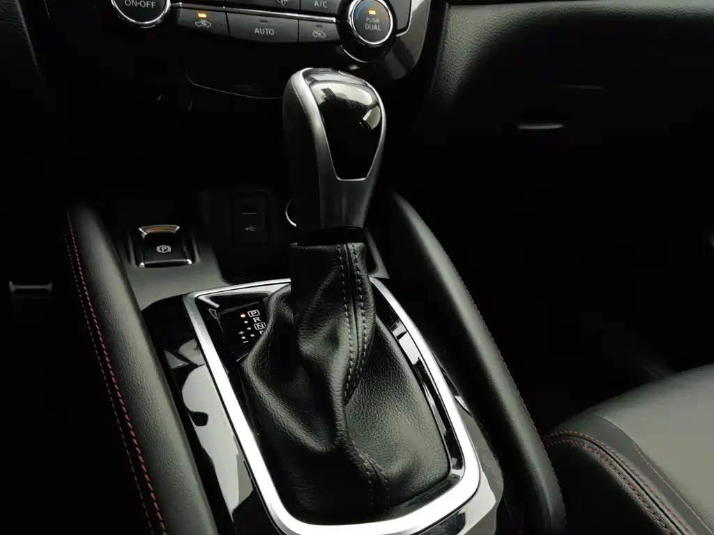 Nissan Qashqai — миниатюра 13