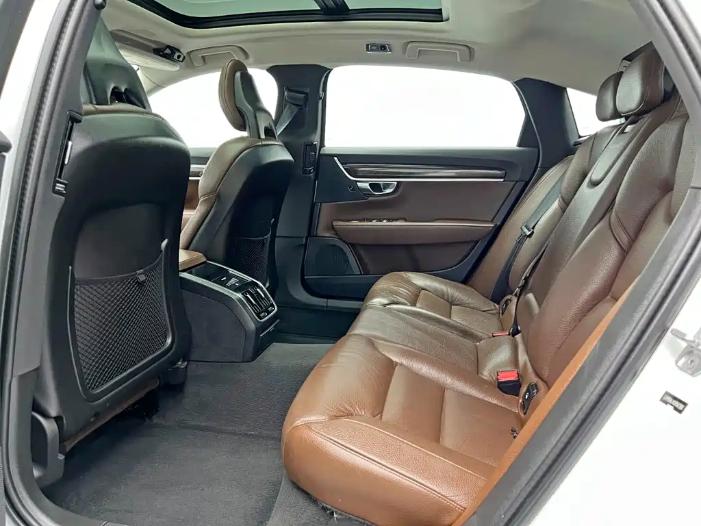 Volvo S90 — миниатюра 16