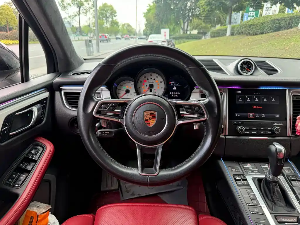 Porsche Macan — миниатюра 14