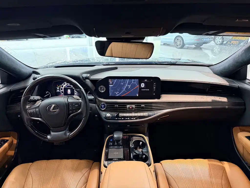 Lexus LS — миниатюра 5
