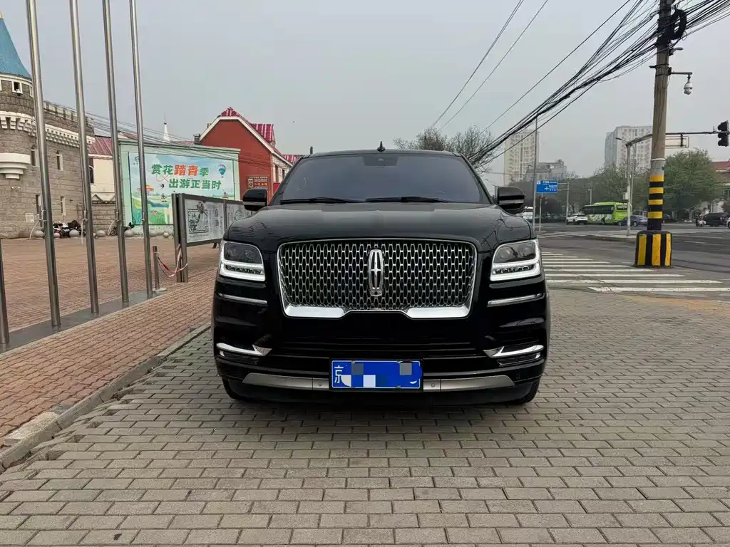 Купить Lincoln Navigator