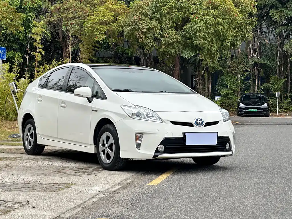Toyota Prius 2012 1.8L Luxury