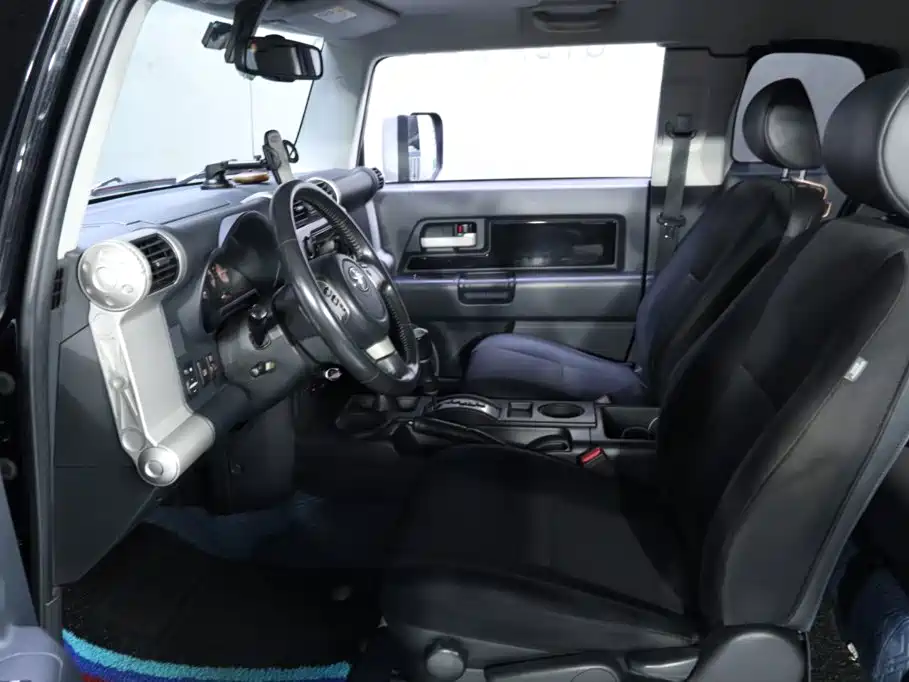 Toyota FJ Cruiser — миниатюра 16