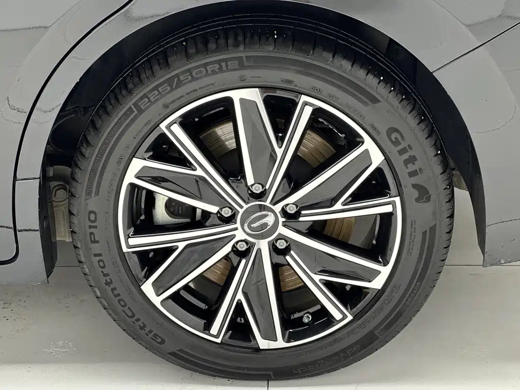 GAC Motor Trumpchi E8 PHEV — миниатюра 19