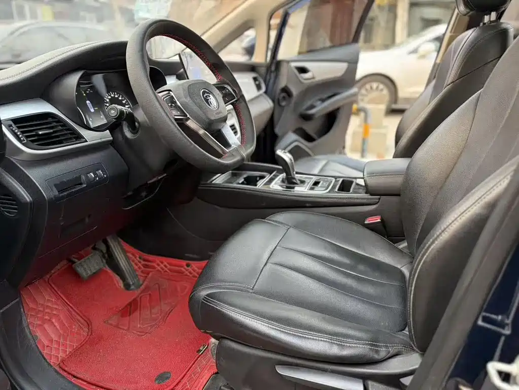 BYD MAX — миниатюра 7
