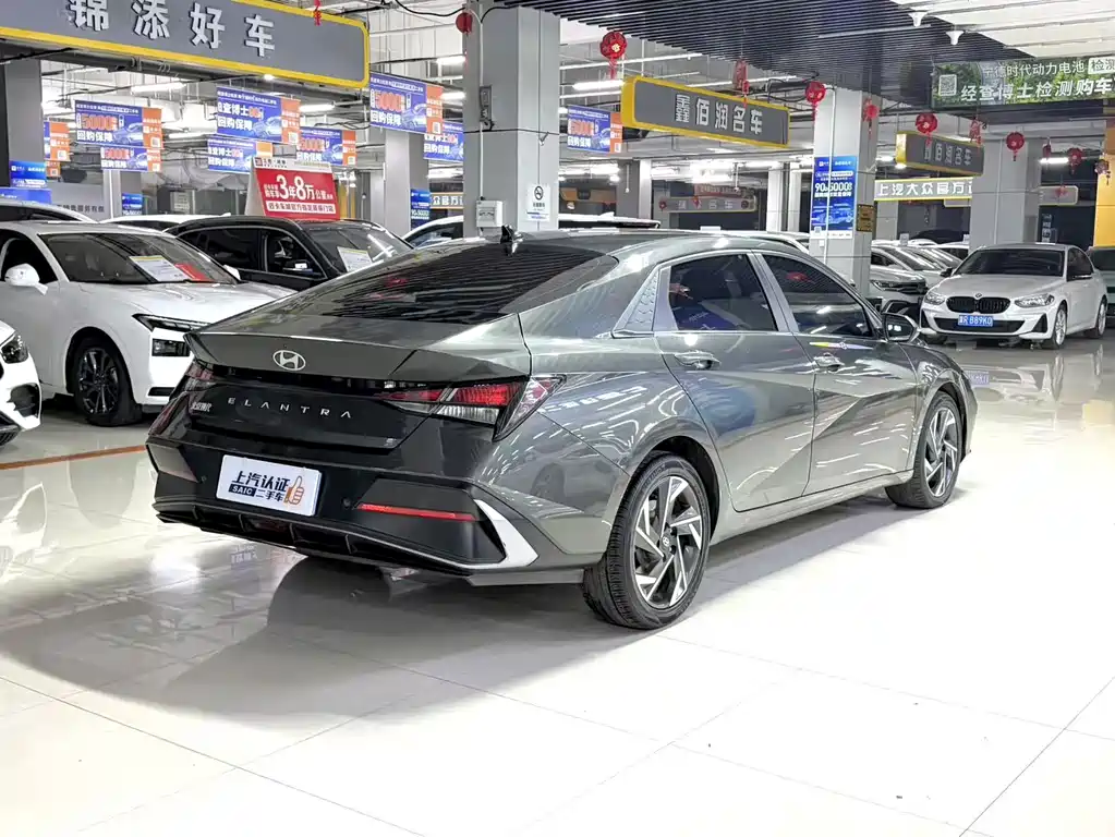 Hyundai Elantra — миниатюра 10