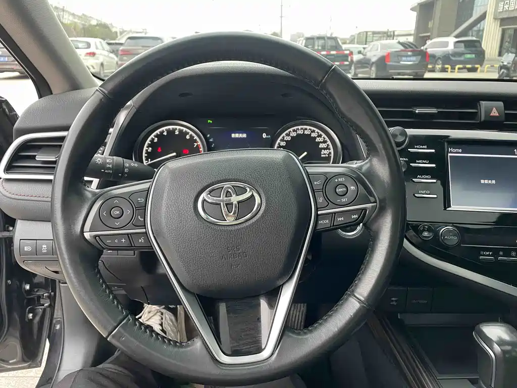 TOYOTA CAMRY