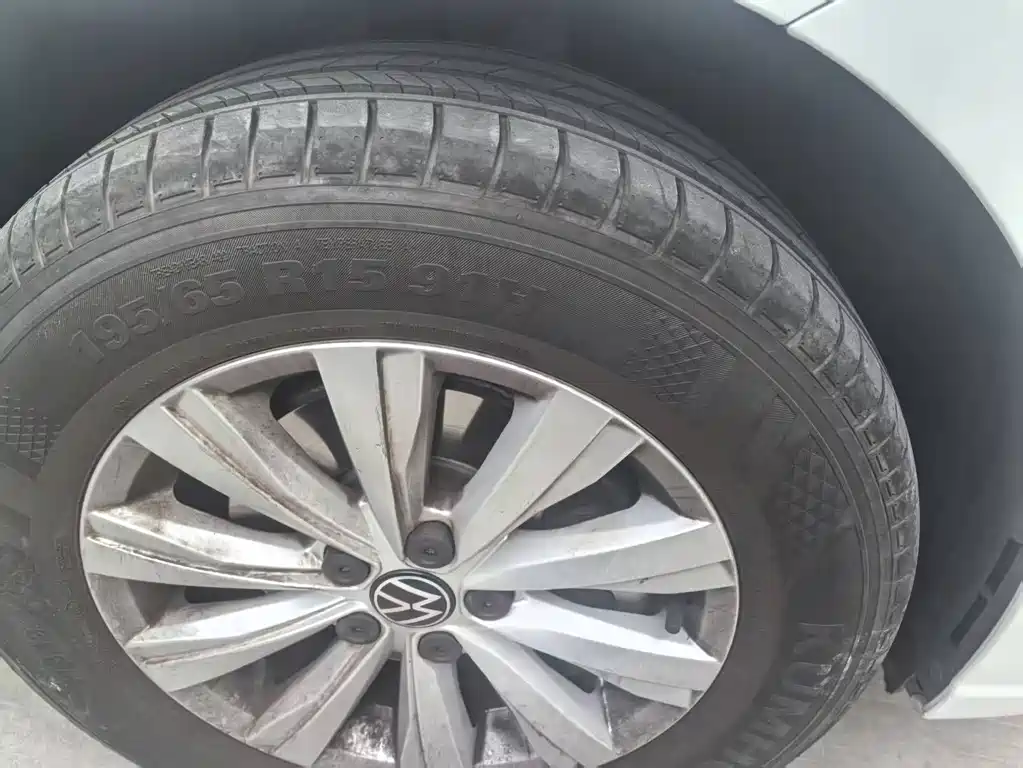 Volkswagen Lavida — миниатюра 5