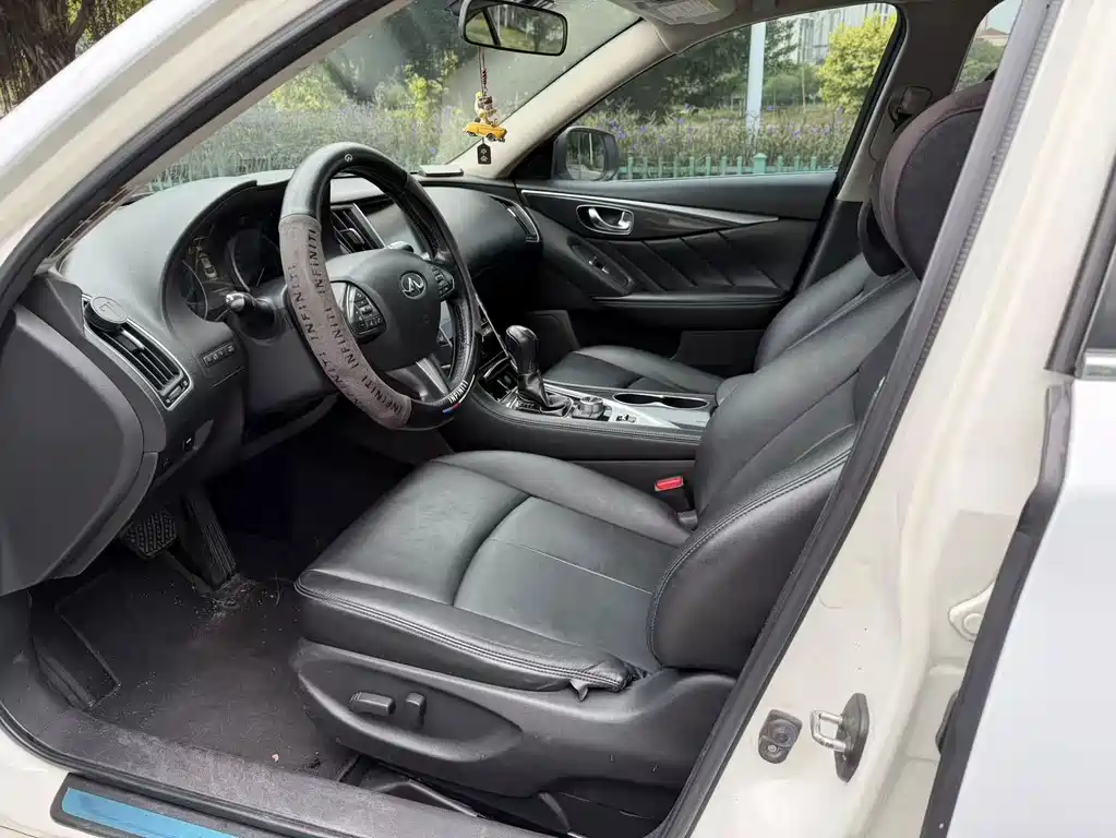 Infiniti Q50L — миниатюра 4