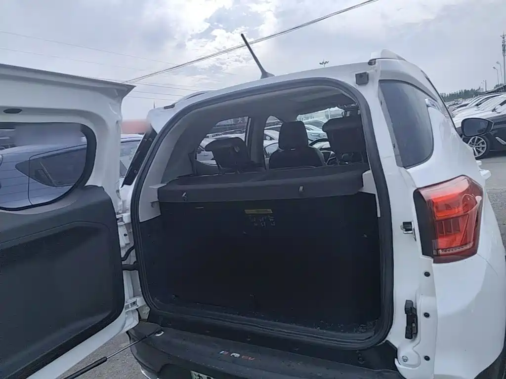 BYD Yuan EV — миниатюра 19