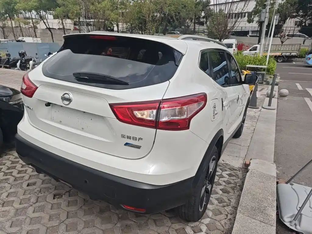 Nissan Qashqai — миниатюра 7