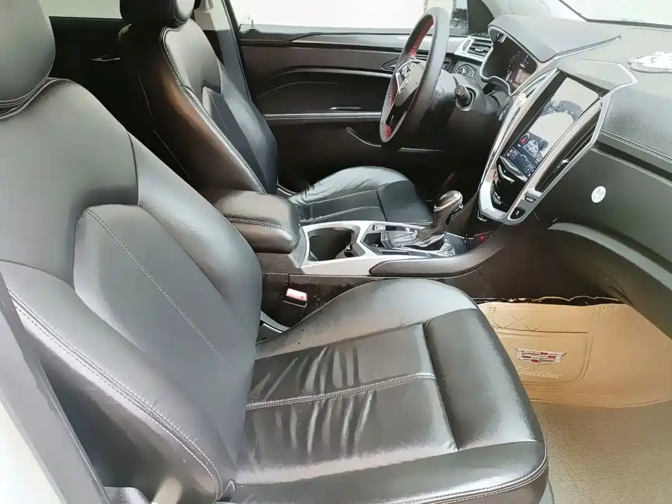 Cadillac SRX — миниатюра 9