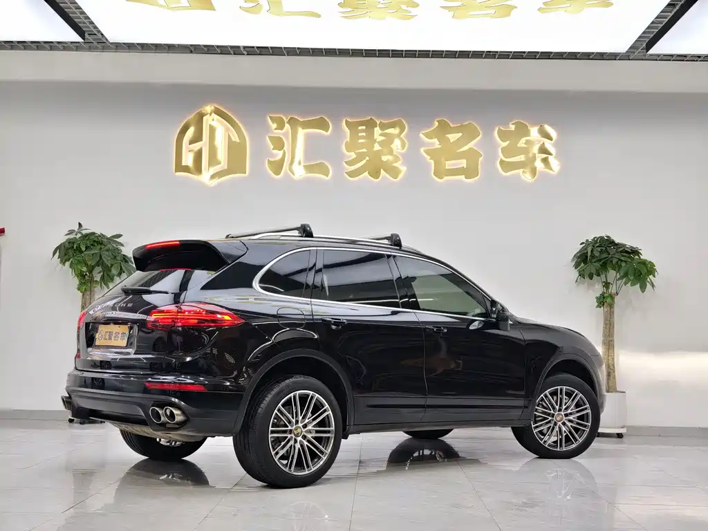 Porsche Cayenne — миниатюра 5