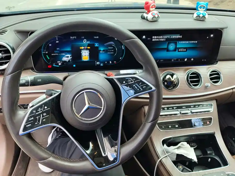 Mercedes-Benz E-Class — миниатюра 12