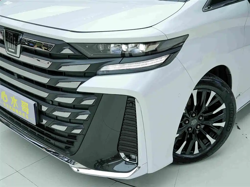 Toyota Vellfire — миниатюра 23