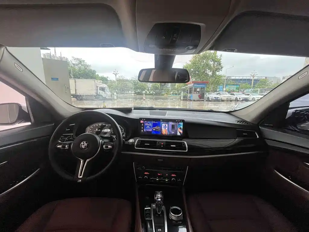 BMW 5 Series GT — миниатюра 6