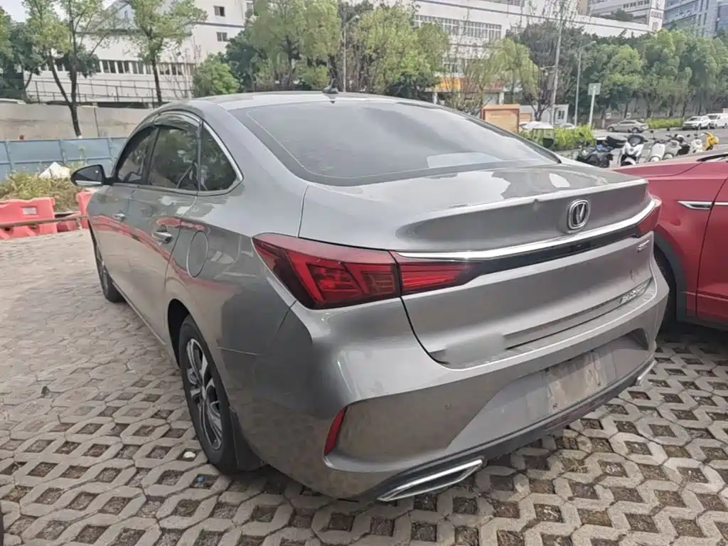 Changan Eado — миниатюра 5