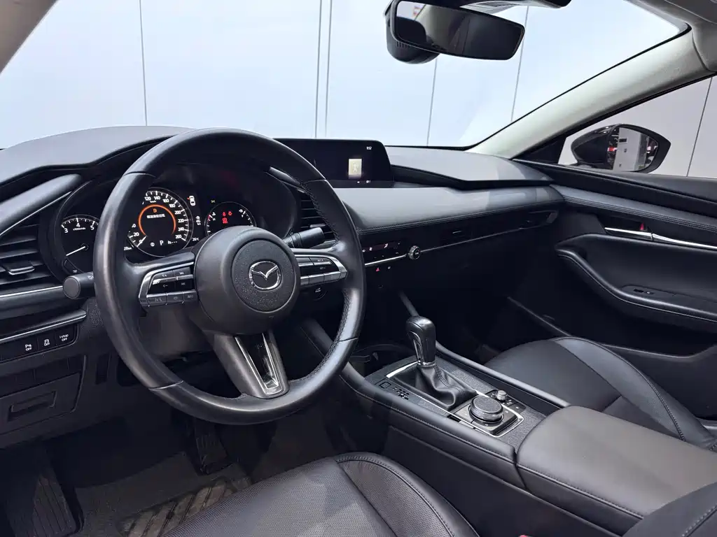 Mazda Mazda3 3 2022 2.0L AT