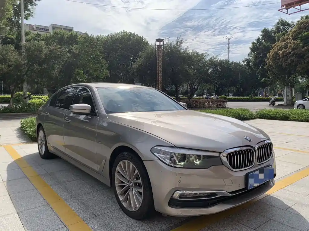 BMW 5 Series — миниатюра 3
